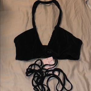 Black halter